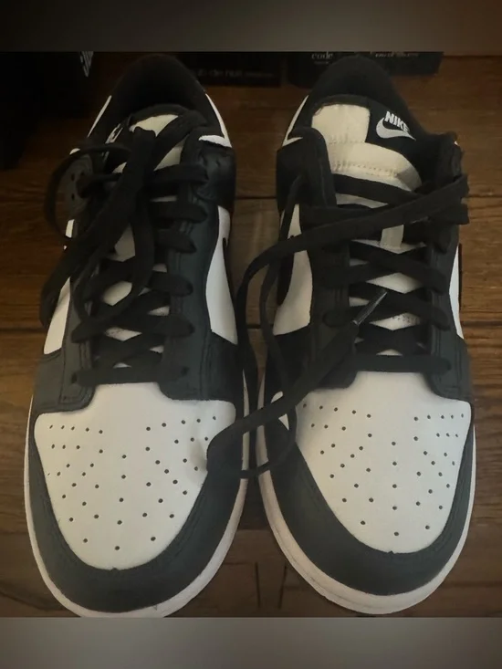Nike Dunks - Picture 2 of 6